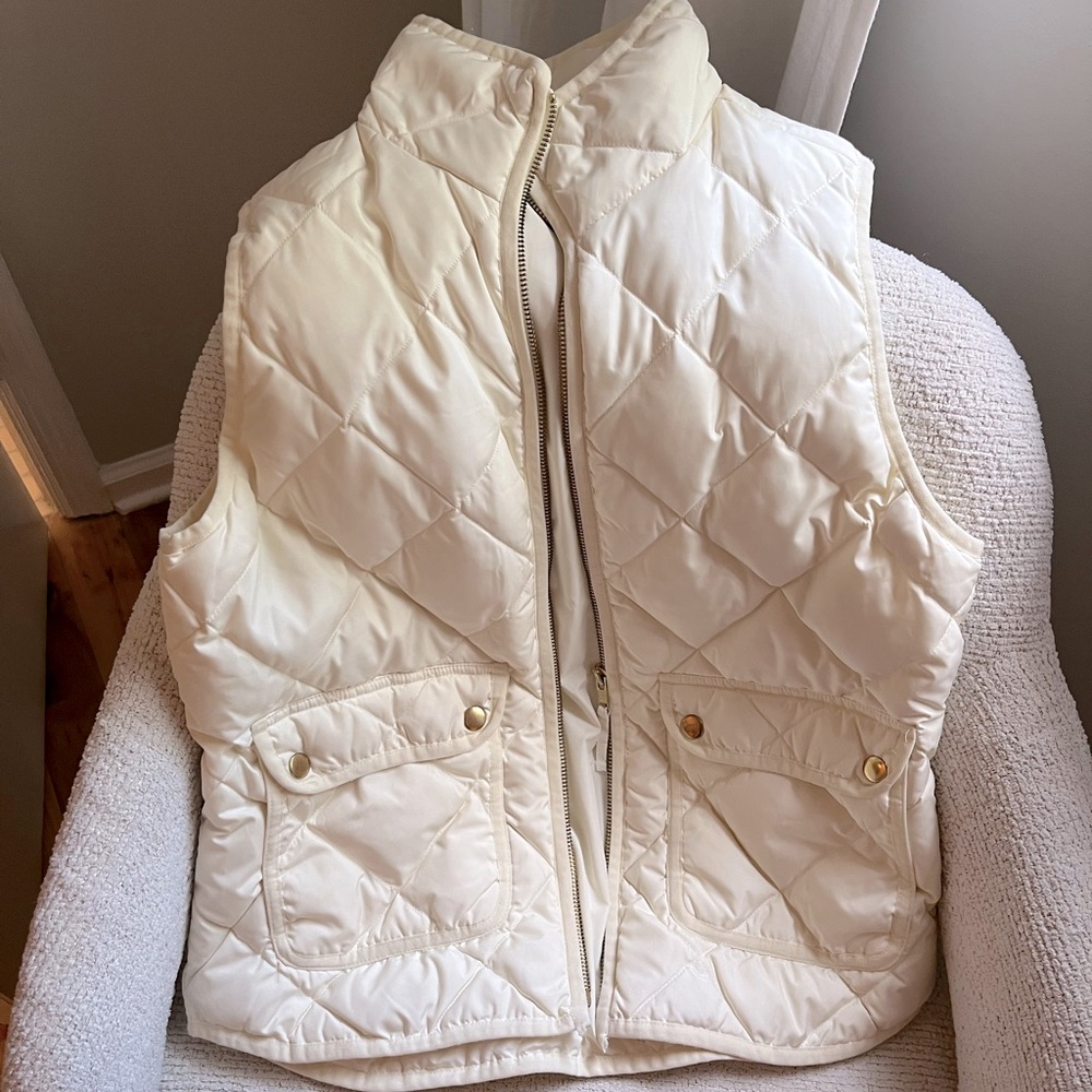 J. Crew cream puffer vest with gold detailing, size Small